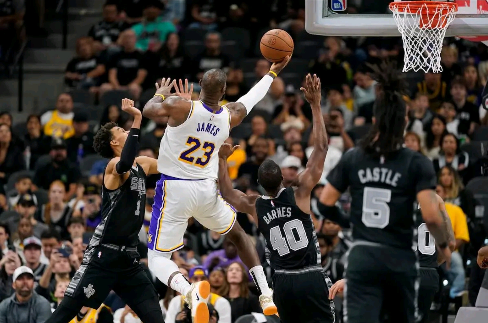 灰熊完胜马刺，保罗统治全场