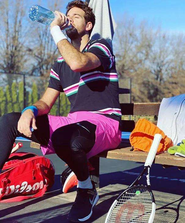 日本网球队逆转意大利网球队，费德勒完成帽子戏法