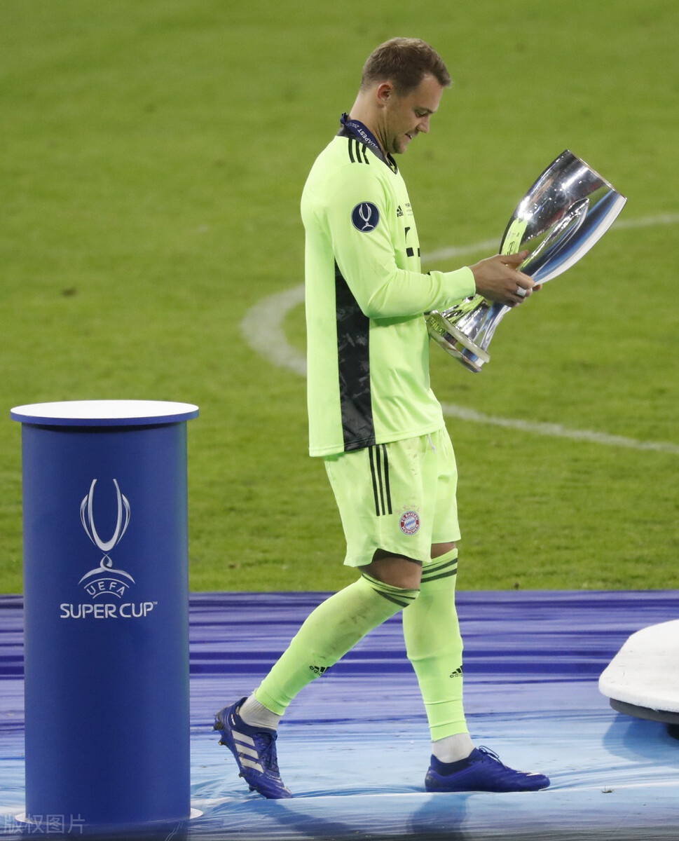 塞维利亚横扫瑞士,莱万点燃赛场 塞维利亚横扫瑞士,莱万点燃赛场