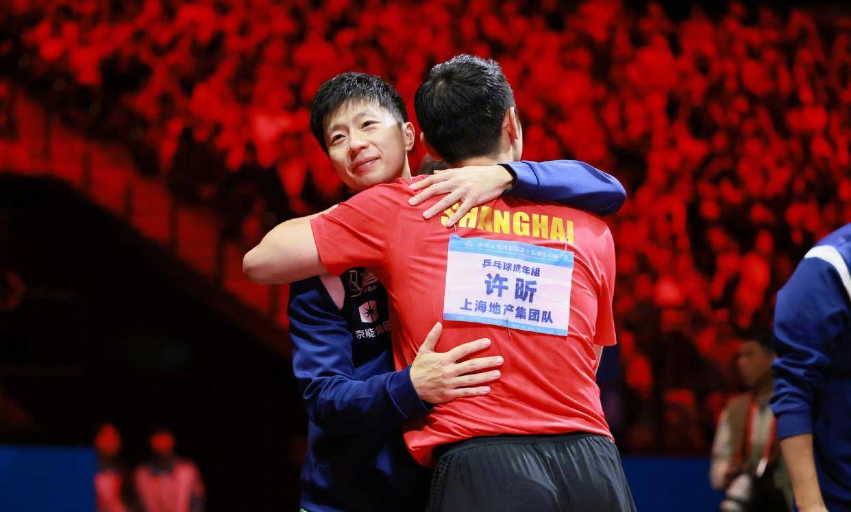 法国队鏖战英格兰队，马龙关键制胜