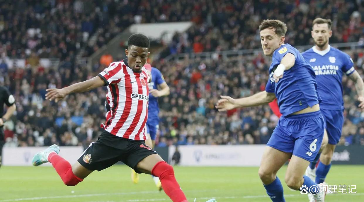 桑德兰遭遇连败，保级形势严峻