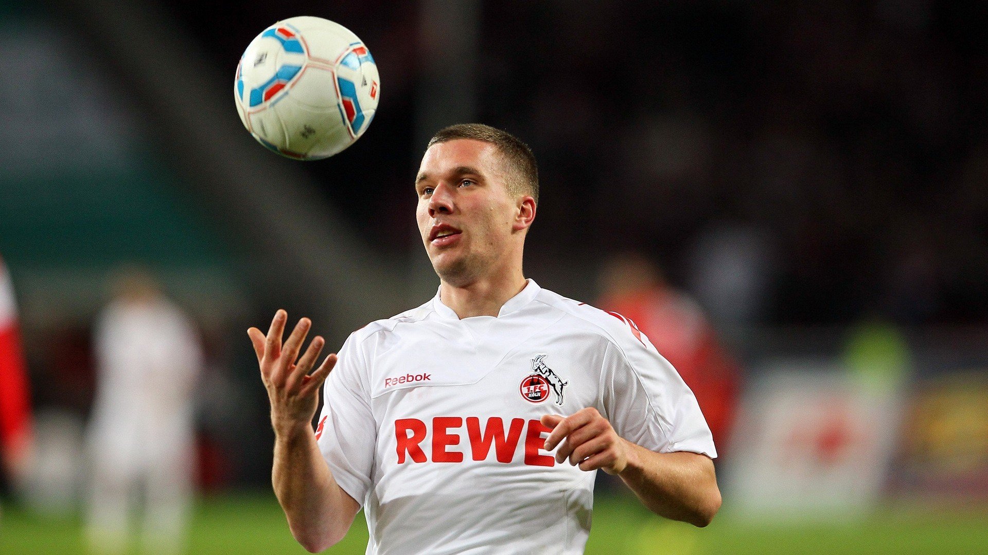 苏亚雷斯一锤定音，利物浦闪电战击溃葡萄牙劲旅