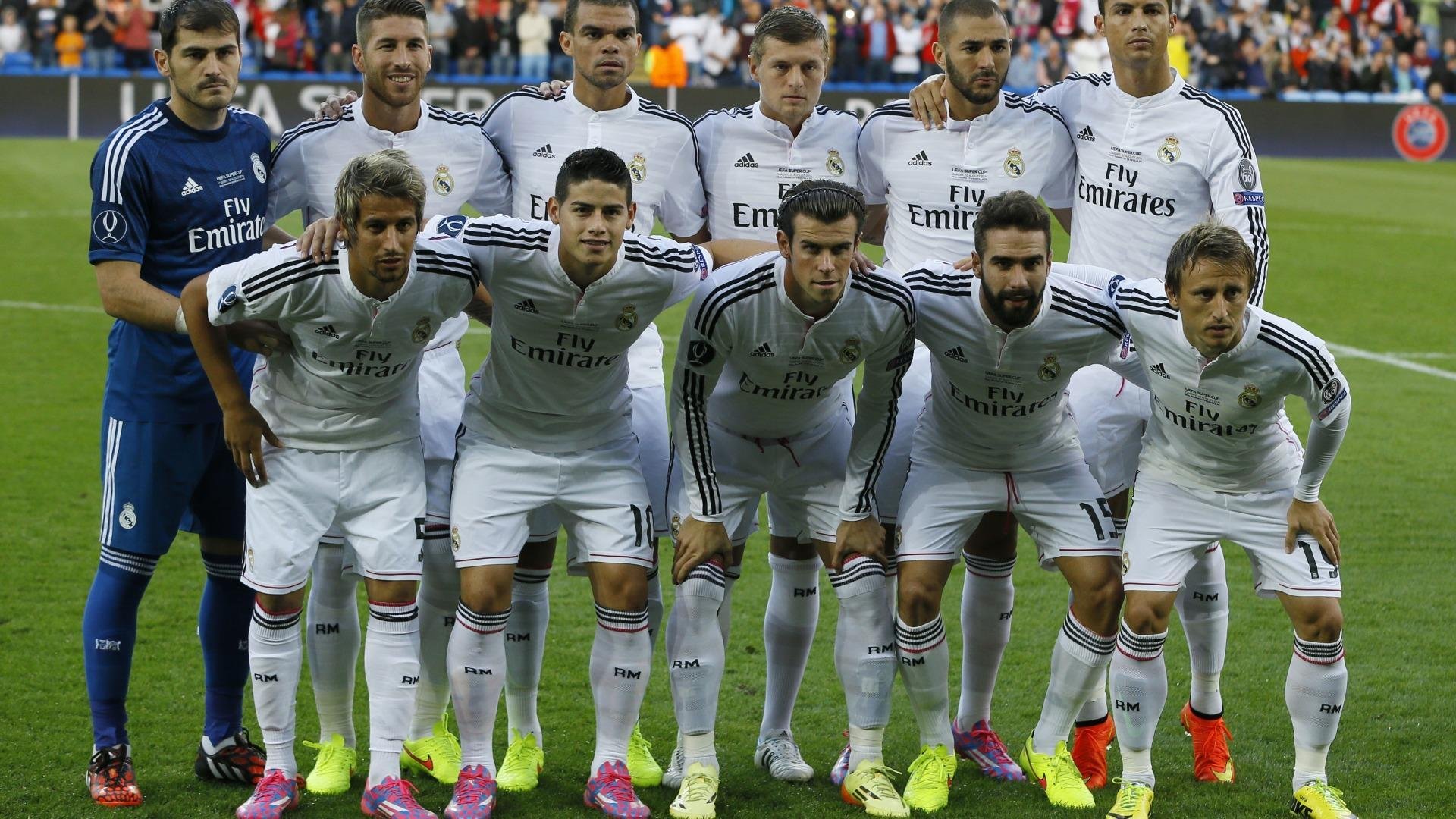 绿茵场上的绝杀与乒乓台前的孤勇，论团队运动中个人英雄主义的双重面孔